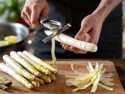 Warum Spargel manchmal bitter schmeckt: Ein häufiger Schälerfehler ist oft die Ursache